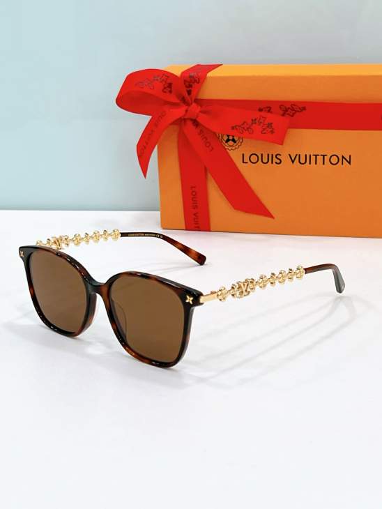 Picture of Louis Vuitton Sunglasses _SKUfw76323453fw